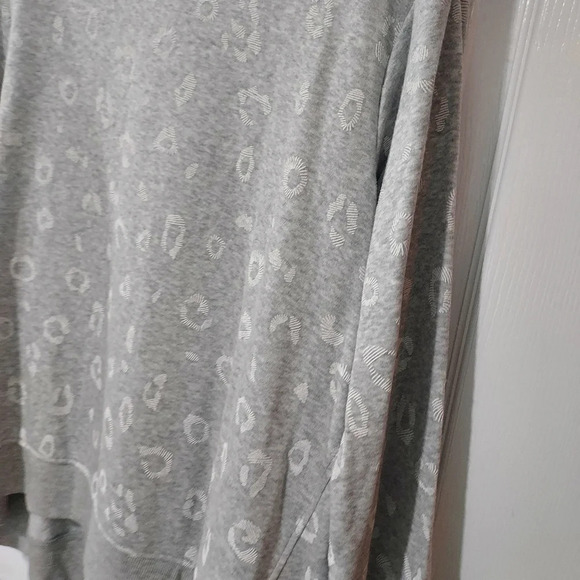 NWOT Jane + Delancey Gray Animal Print Long Sleeve Sweatshirt in Size 1X - Picture 8 of 10
